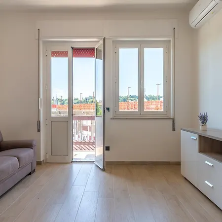 Luxury Romeo Menti - 2 Minutes Center